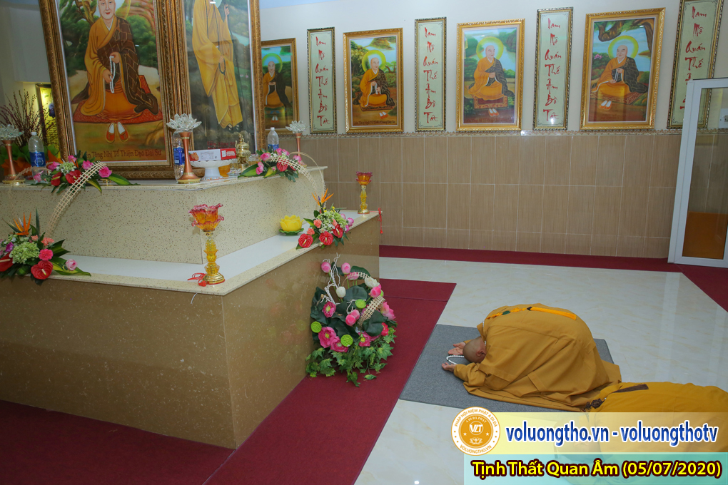 hinh-anh-cong-tu-chu-nhat-ngay-05-07-2020-chua-quan-the-am-duc-trong-lam-dong-1.jpg