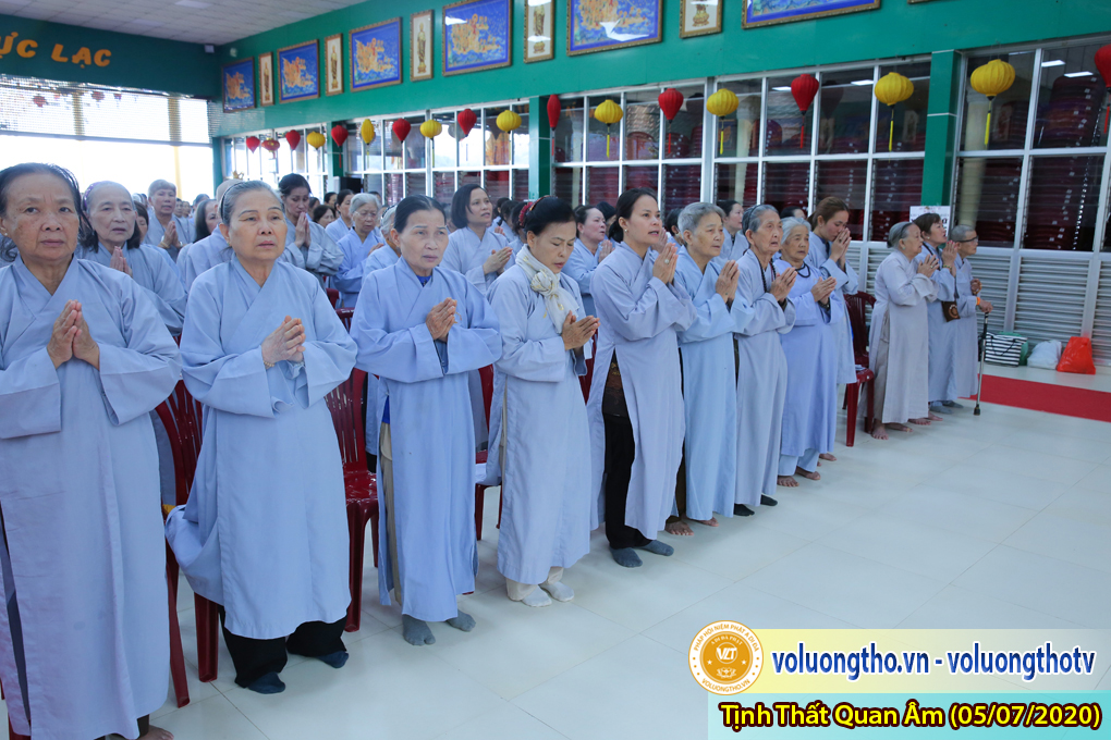 hinh-anh-cong-tu-chu-nhat-ngay-05-07-2020-chua-quan-the-am-duc-trong-lam-dong-10.jpg