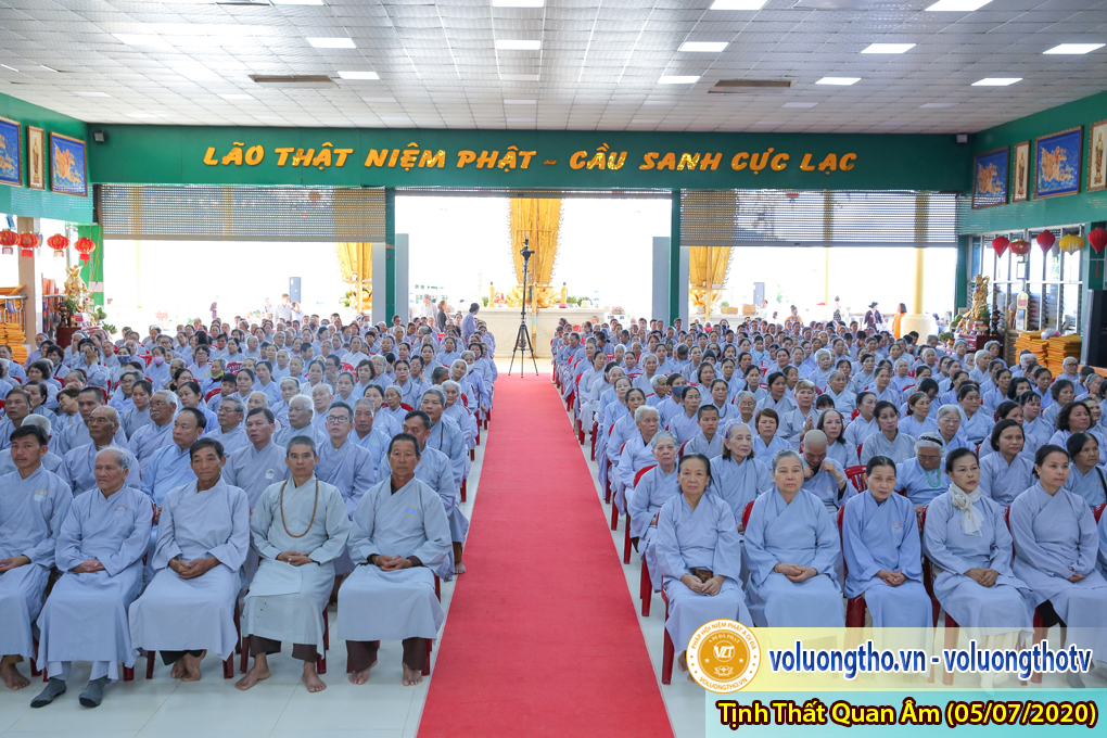 hinh-anh-cong-tu-chu-nhat-ngay-05-07-2020-chua-quan-the-am-duc-trong-lam-dong-13.jpg