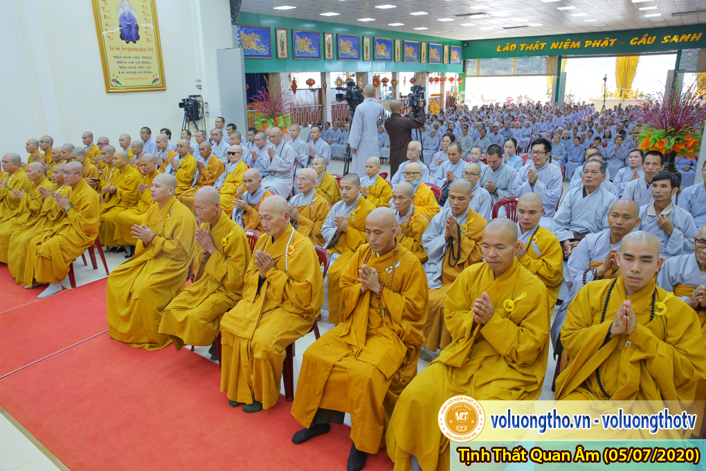 hinh-anh-cong-tu-chu-nhat-ngay-05-07-2020-chua-quan-the-am-duc-trong-lam-dong-15.jpg