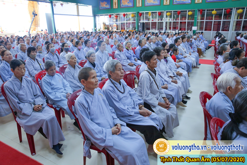 hinh-anh-cong-tu-chu-nhat-ngay-05-07-2020-chua-quan-the-am-duc-trong-lam-dong-16.jpg