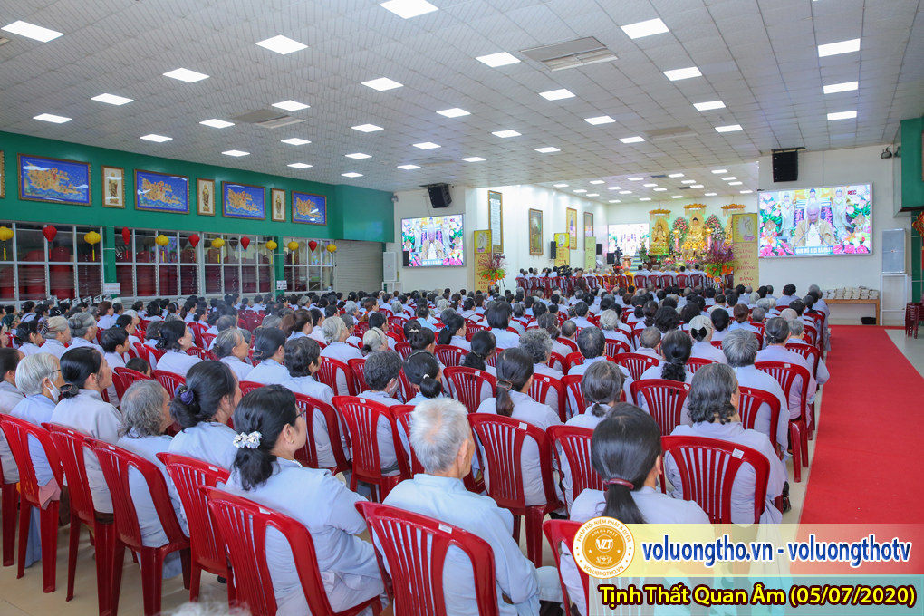 hinh-anh-cong-tu-chu-nhat-ngay-05-07-2020-chua-quan-the-am-duc-trong-lam-dong-17.jpg