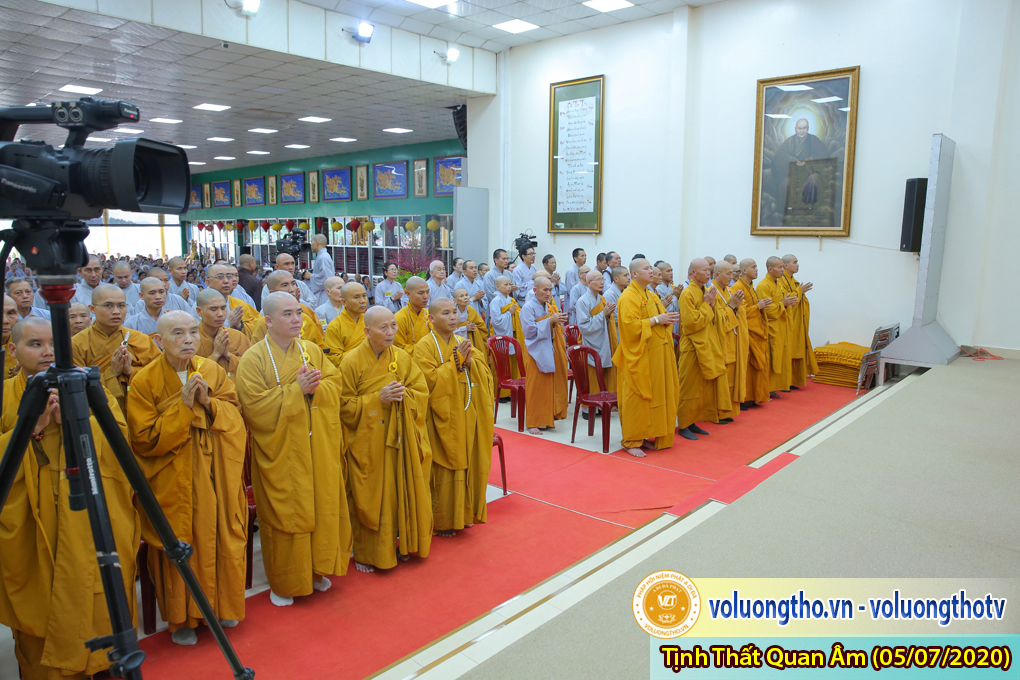 hinh-anh-cong-tu-chu-nhat-ngay-05-07-2020-chua-quan-the-am-duc-trong-lam-dong-6.jpg