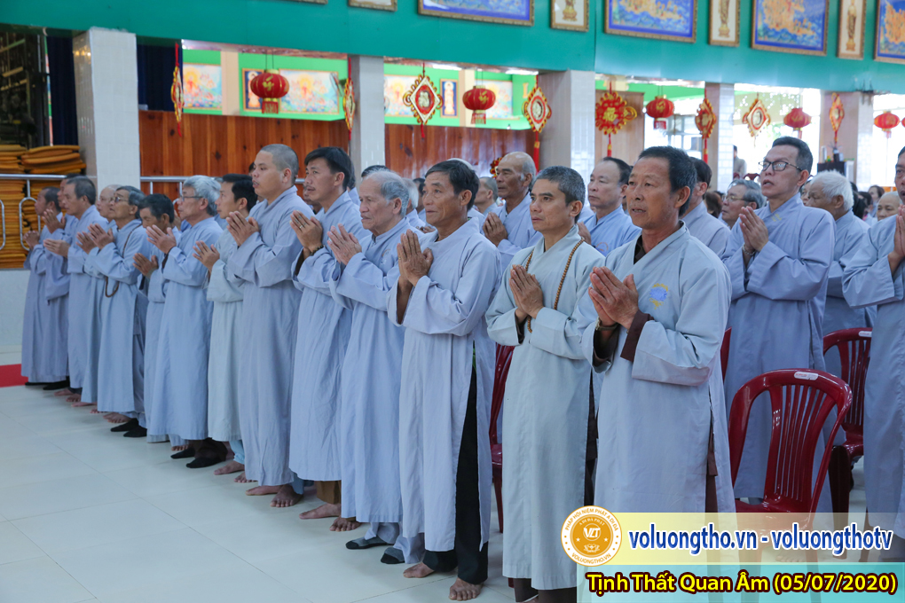hinh-anh-cong-tu-chu-nhat-ngay-05-07-2020-chua-quan-the-am-duc-trong-lam-dong-9.jpg