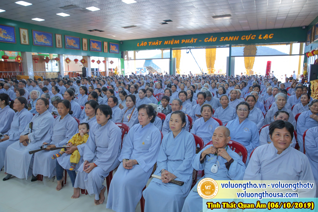 hinh-anh-cong-tu-chu-nhat-ngay-06-10-2019-chua-quan-the-am-duc-trong-lam-dong-18.jpg