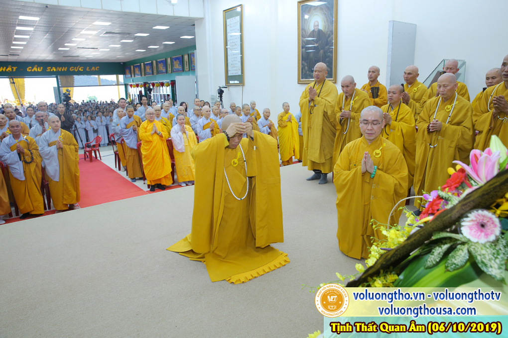 hinh-anh-cong-tu-chu-nhat-ngay-06-10-2019-chua-quan-the-am-duc-trong-lam-dong-43.jpg