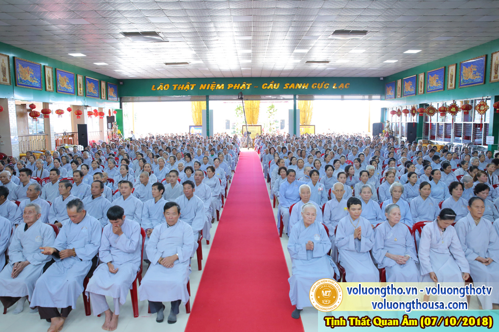 hinh-anh-cong-tu-chu-nhat-ngay-07-10-2018-chua-quan-the-am-duc-trong-lam-dong-13.jpg