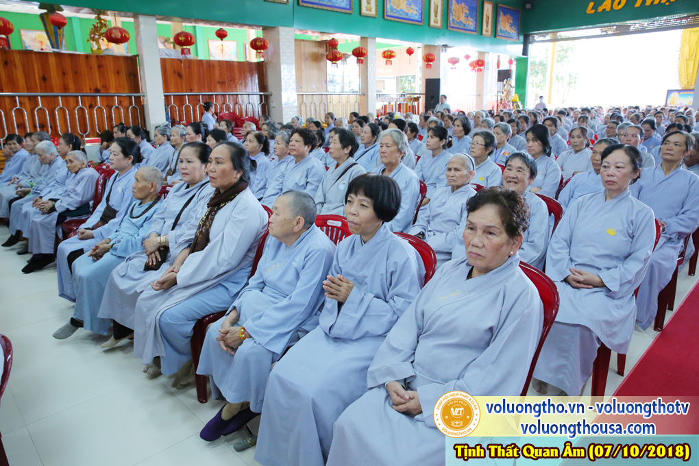 hinh-anh-cong-tu-chu-nhat-ngay-07-10-2018-chua-quan-the-am-duc-trong-lam-dong-14.jpg