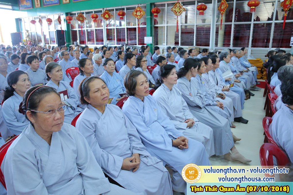hinh-anh-cong-tu-chu-nhat-ngay-07-10-2018-chua-quan-the-am-duc-trong-lam-dong-16.jpg