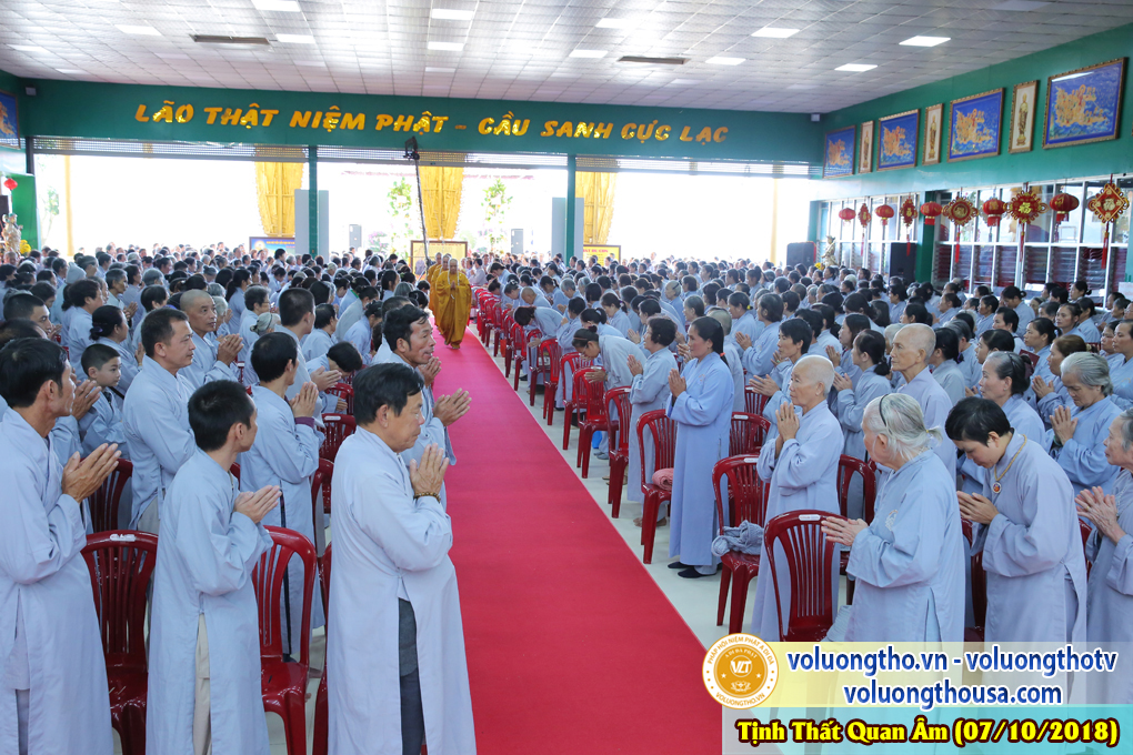 hinh-anh-cong-tu-chu-nhat-ngay-07-10-2018-chua-quan-the-am-duc-trong-lam-dong-31.jpg