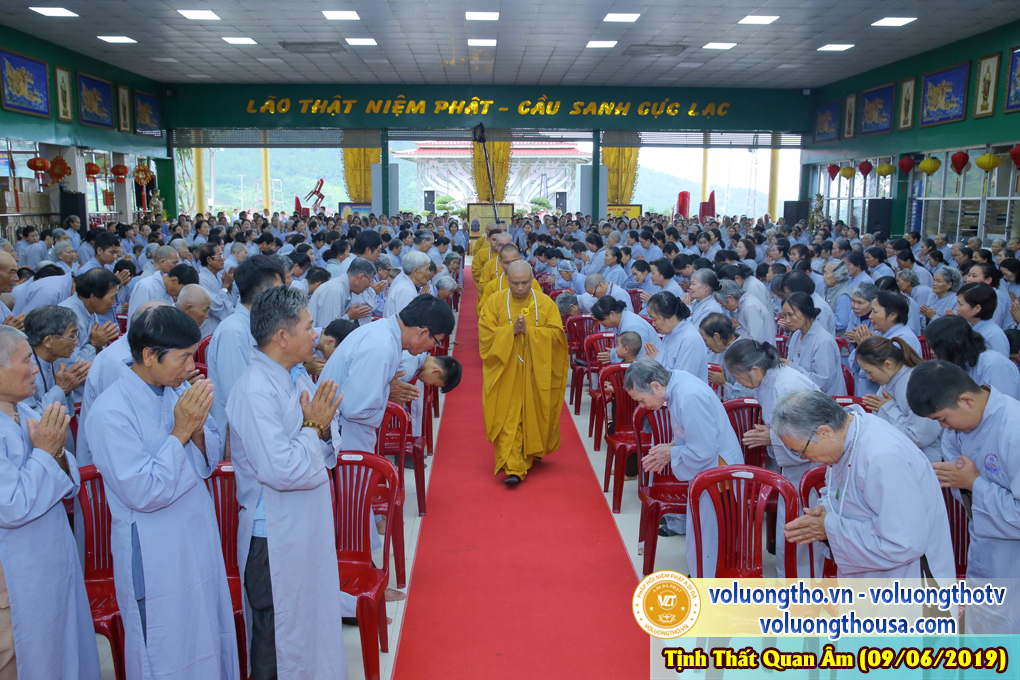 hinh-anh-cong-tu-chu-nhat-ngay-09-06-2019-chua-quan-the-am-duc-trong-lam-dong-12.jpg