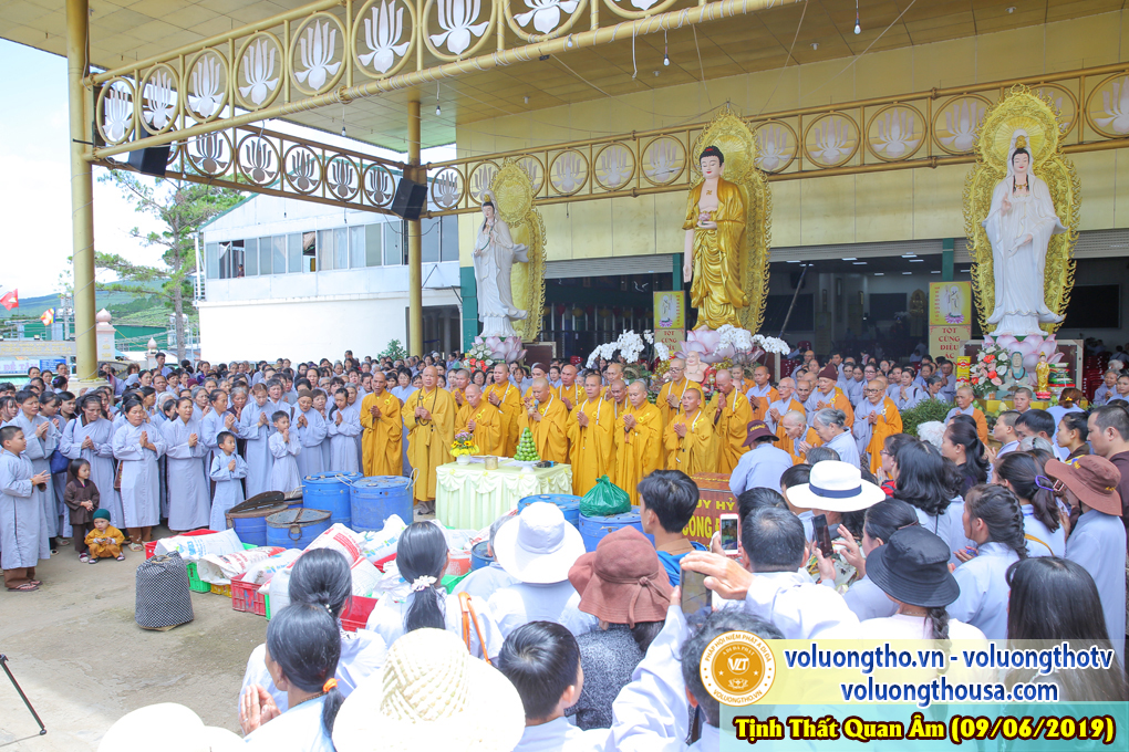 hinh-anh-cong-tu-chu-nhat-ngay-09-06-2019-chua-quan-the-am-duc-trong-lam-dong-21.jpg