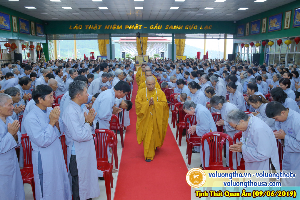 hinh-anh-cong-tu-chu-nhat-ngay-09-06-2019-chua-quan-the-am-duc-trong-lam-dong-22.jpg