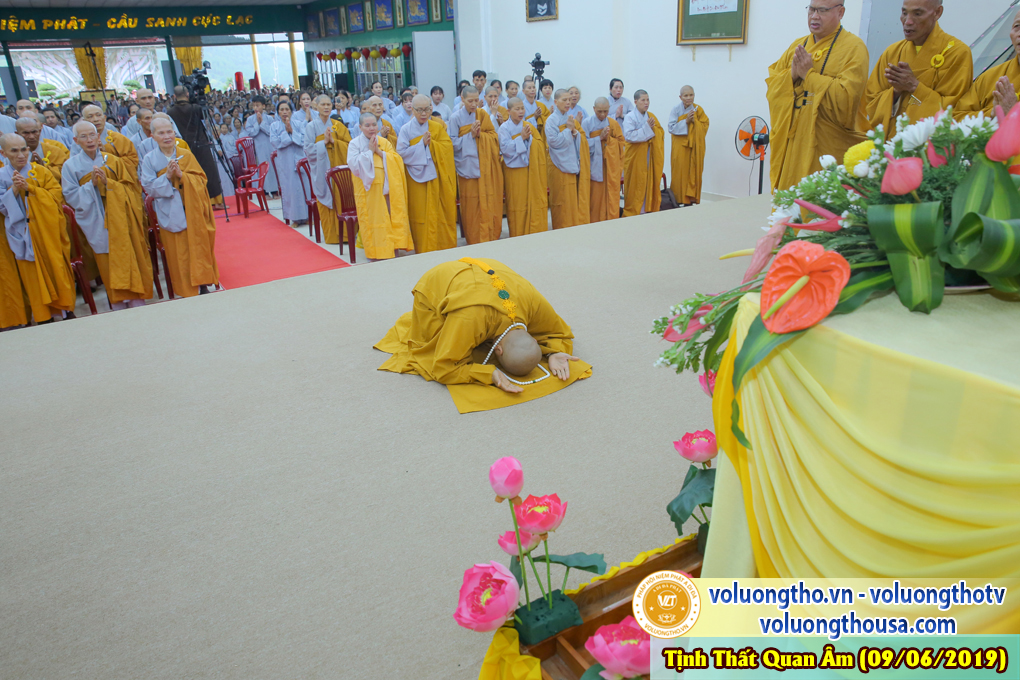 hinh-anh-cong-tu-chu-nhat-ngay-09-06-2019-chua-quan-the-am-duc-trong-lam-dong-25.jpg