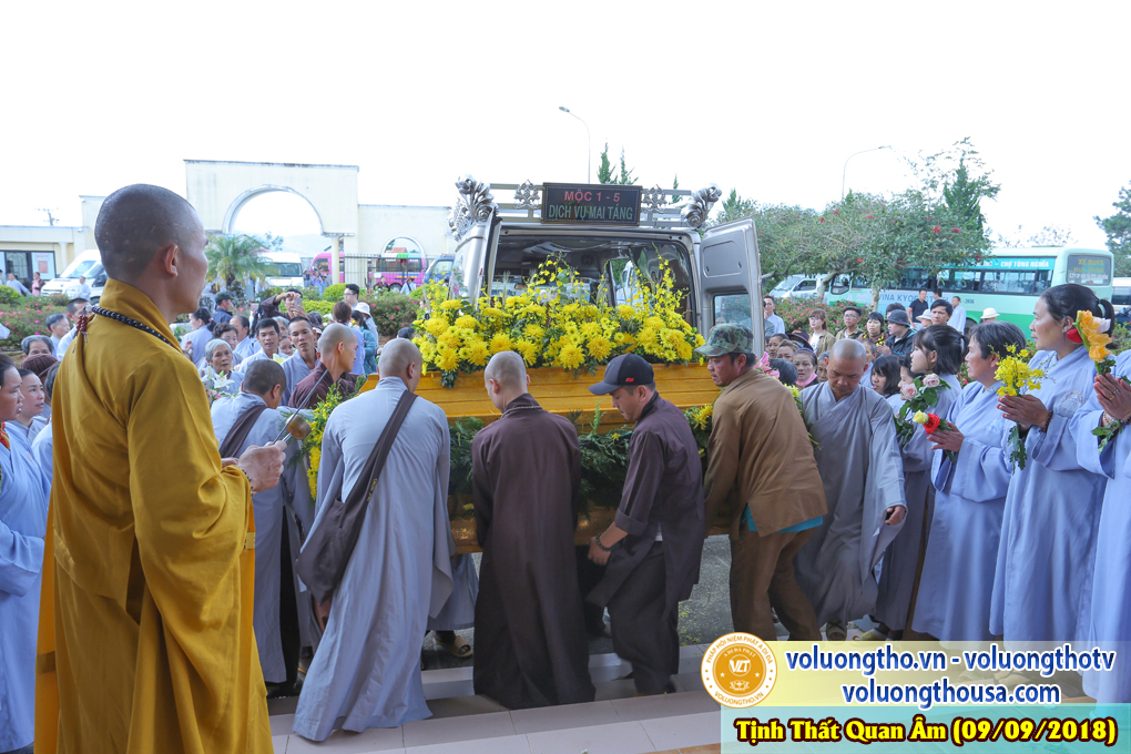 hinh-anh-cong-tu-chu-nhat-ngay-09-09-2018-chua-quan-the-am-duc-trong-lam-dong-101.jpg
