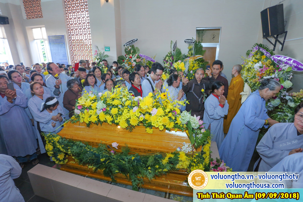 hinh-anh-cong-tu-chu-nhat-ngay-09-09-2018-chua-quan-the-am-duc-trong-lam-dong-14.jpg