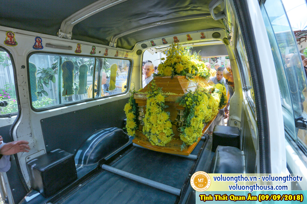 hinh-anh-cong-tu-chu-nhat-ngay-09-09-2018-chua-quan-the-am-duc-trong-lam-dong-76.jpg