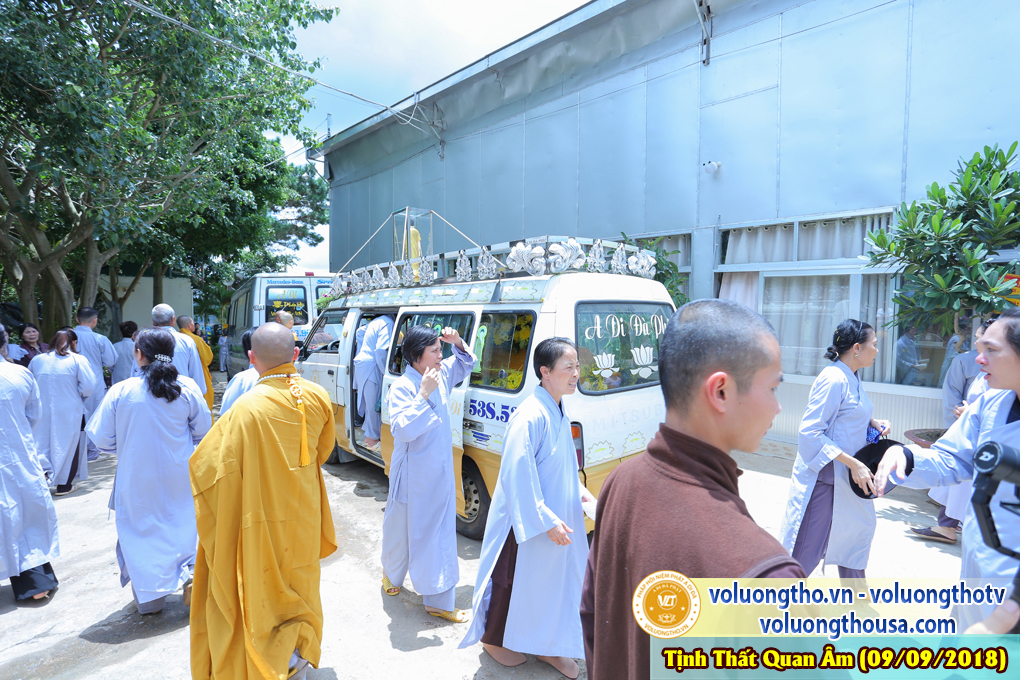 hinh-anh-cong-tu-chu-nhat-ngay-09-09-2018-chua-quan-the-am-duc-trong-lam-dong-78.jpg