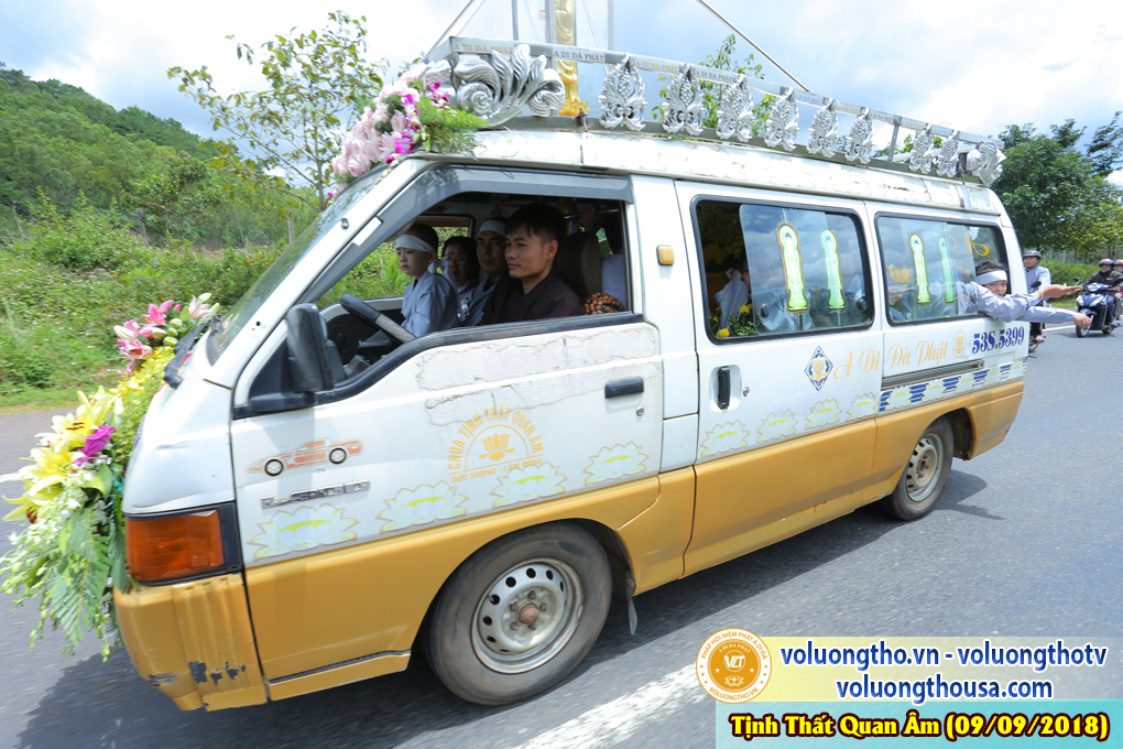 hinh-anh-cong-tu-chu-nhat-ngay-09-09-2018-chua-quan-the-am-duc-trong-lam-dong-86.jpg