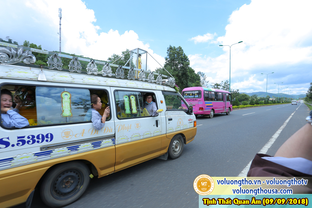hinh-anh-cong-tu-chu-nhat-ngay-09-09-2018-chua-quan-the-am-duc-trong-lam-dong-88.jpg