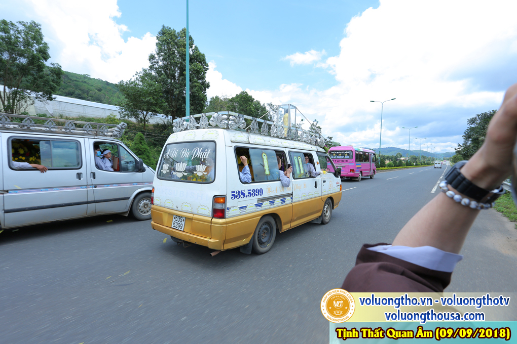 hinh-anh-cong-tu-chu-nhat-ngay-09-09-2018-chua-quan-the-am-duc-trong-lam-dong-89.jpg