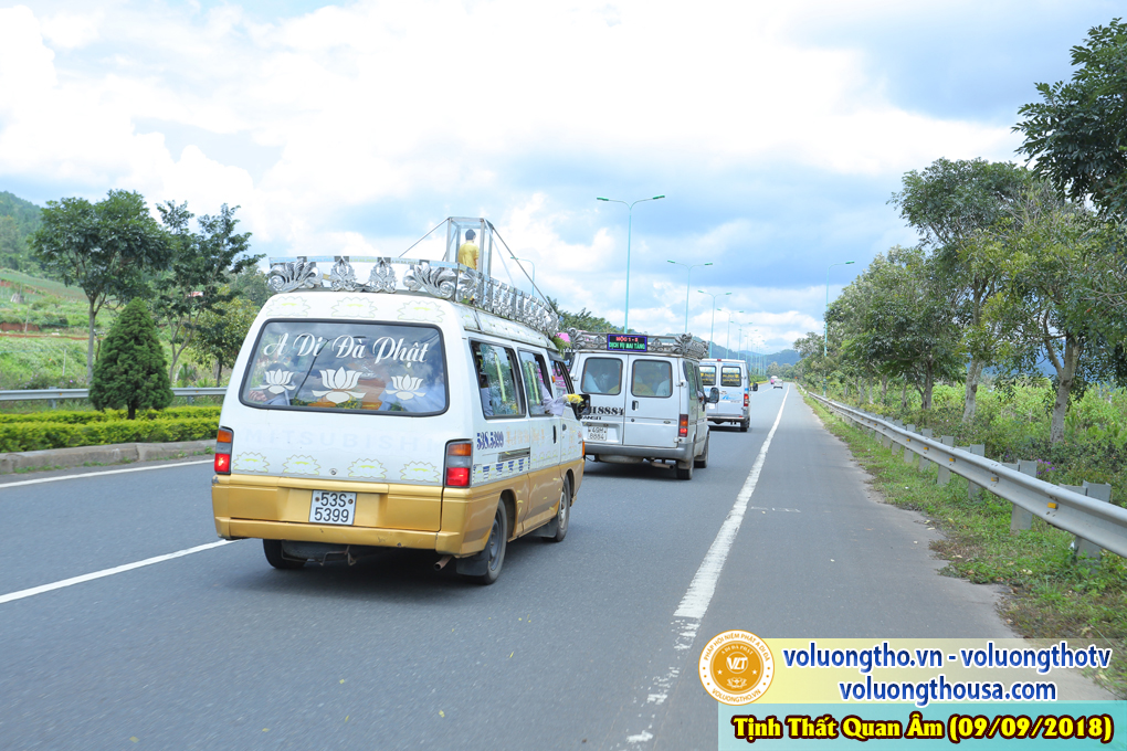 hinh-anh-cong-tu-chu-nhat-ngay-09-09-2018-chua-quan-the-am-duc-trong-lam-dong-90.jpg