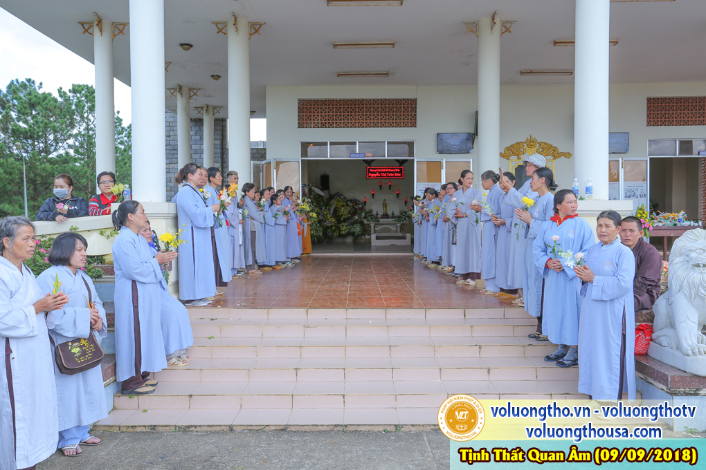 hinh-anh-cong-tu-chu-nhat-ngay-09-09-2018-chua-quan-the-am-duc-trong-lam-dong-96.jpg