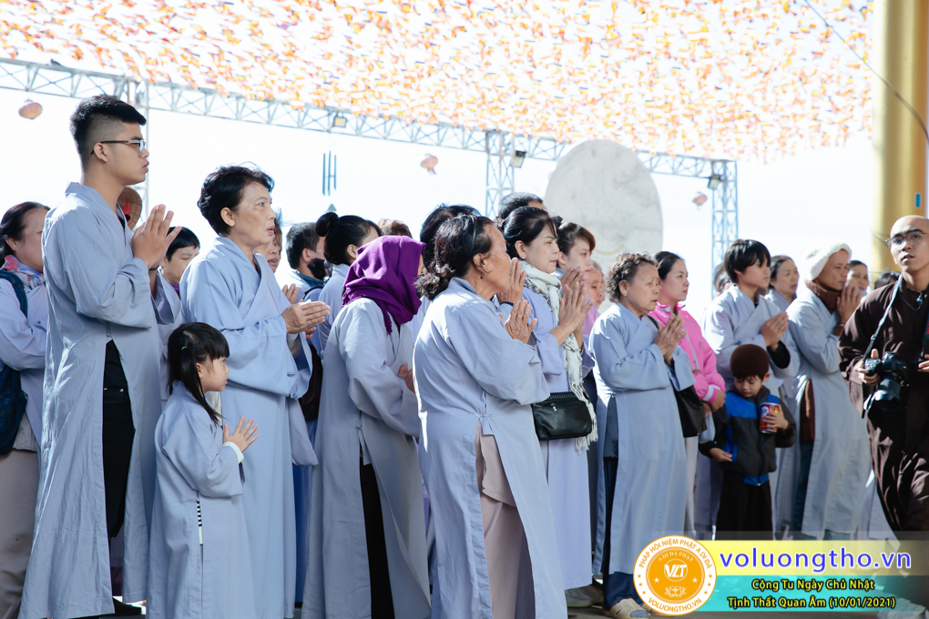 hinh-anh-cong-tu-chu-nhat-ngay-10-01-2021-chua-quan-the-am-duc-trong-lam-dong-25.jpg