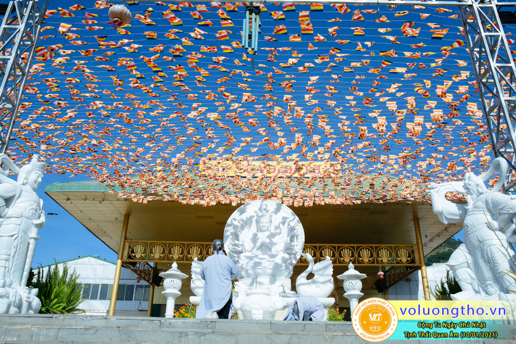 hinh-anh-cong-tu-chu-nhat-ngay-10-01-2021-chua-quan-the-am-duc-trong-lam-dong-26.jpg