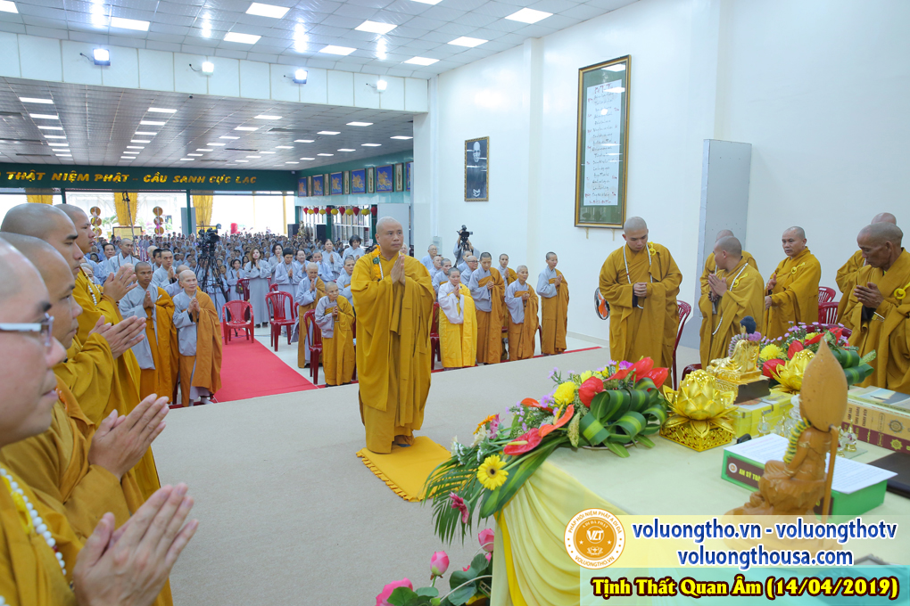 hinh-anh-cong-tu-chu-nhat-ngay-14-04-2019-chua-quan-the-am-duc-trong-lam-dong-22.jpg