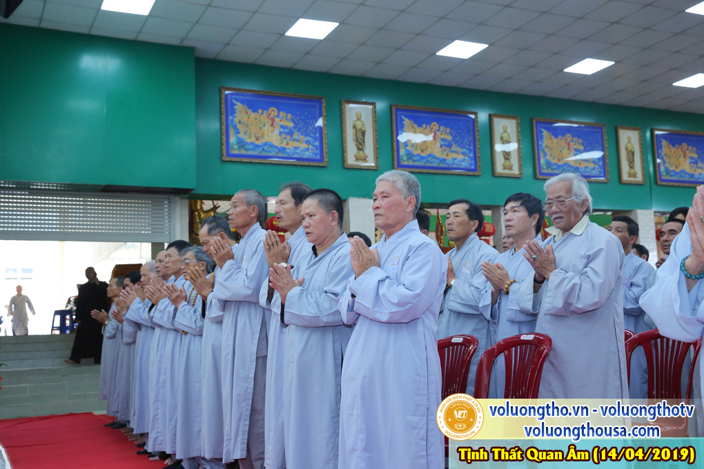 hinh-anh-cong-tu-chu-nhat-ngay-14-04-2019-chua-quan-the-am-duc-trong-lam-dong-4.jpg