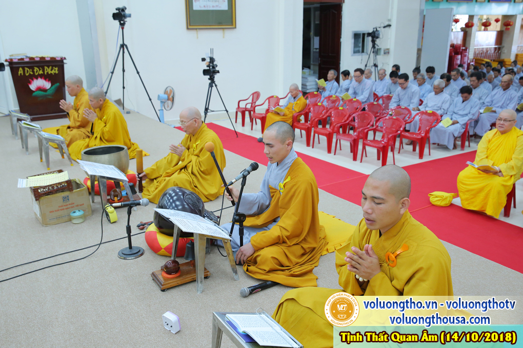 hinh-anh-cong-tu-chu-nhat-ngay-14-10-2018-chua-quan-the-am-duc-trong-lam-dong-1.jpg