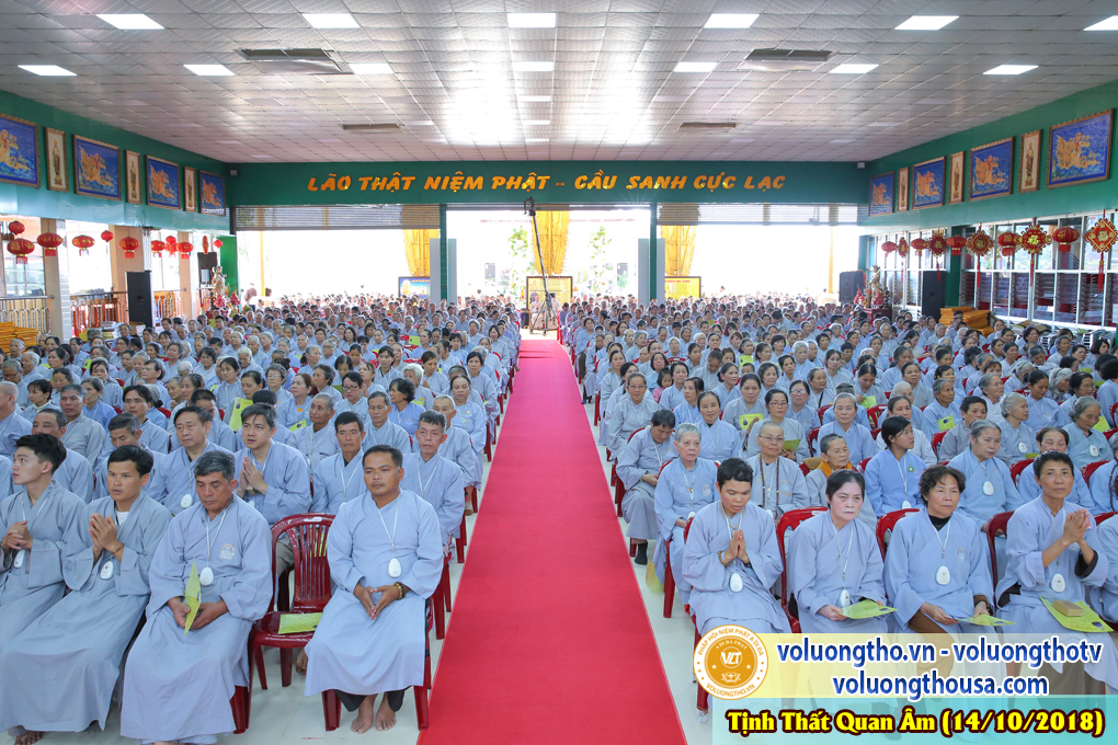 hinh-anh-cong-tu-chu-nhat-ngay-14-10-2018-chua-quan-the-am-duc-trong-lam-dong-11.jpg