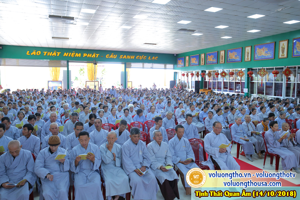 hinh-anh-cong-tu-chu-nhat-ngay-14-10-2018-chua-quan-the-am-duc-trong-lam-dong-12.jpg