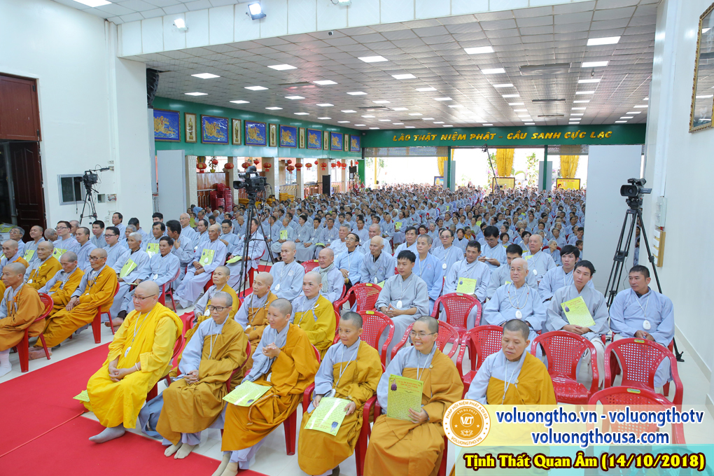 hinh-anh-cong-tu-chu-nhat-ngay-14-10-2018-chua-quan-the-am-duc-trong-lam-dong-18.jpg