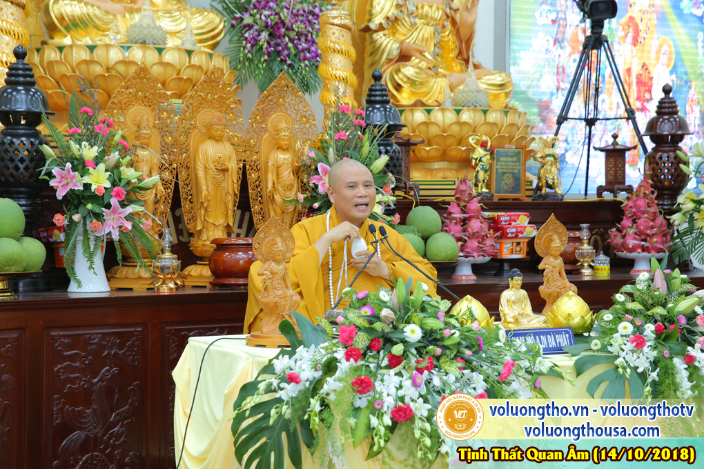hinh-anh-cong-tu-chu-nhat-ngay-14-10-2018-chua-quan-the-am-duc-trong-lam-dong-19.jpg