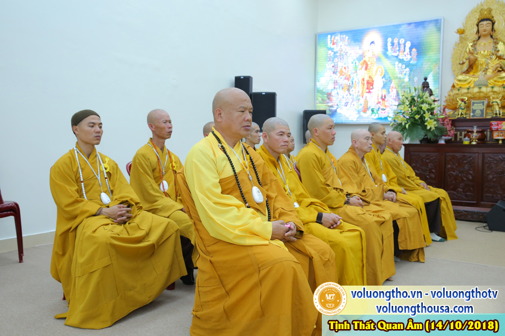 hinh-anh-cong-tu-chu-nhat-ngay-14-10-2018-chua-quan-the-am-duc-trong-lam-dong-21.jpg