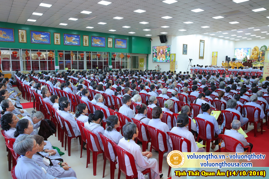 hinh-anh-cong-tu-chu-nhat-ngay-14-10-2018-chua-quan-the-am-duc-trong-lam-dong-24.jpg