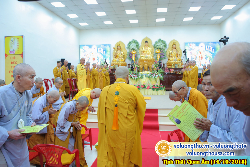 hinh-anh-cong-tu-chu-nhat-ngay-14-10-2018-chua-quan-the-am-duc-trong-lam-dong-3.jpg
