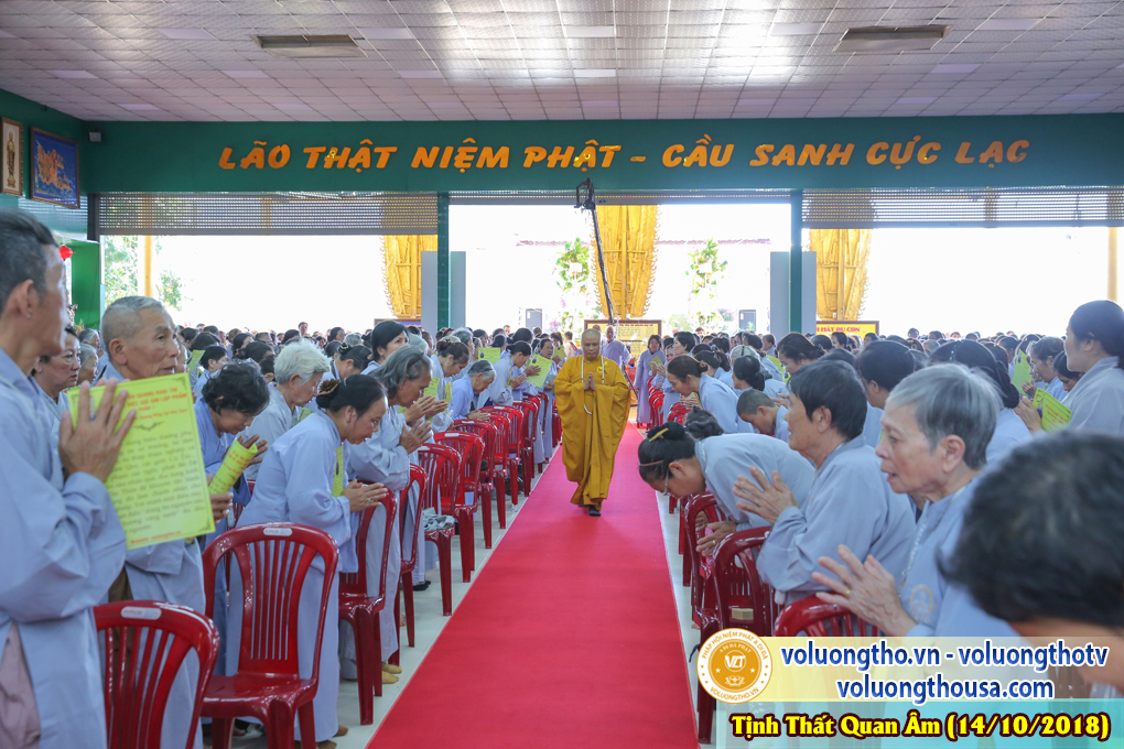 hinh-anh-cong-tu-chu-nhat-ngay-14-10-2018-chua-quan-the-am-duc-trong-lam-dong-38.jpg
