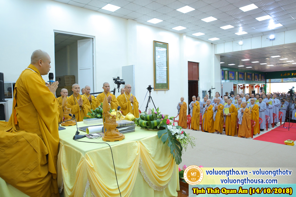 hinh-anh-cong-tu-chu-nhat-ngay-14-10-2018-chua-quan-the-am-duc-trong-lam-dong-7.jpg