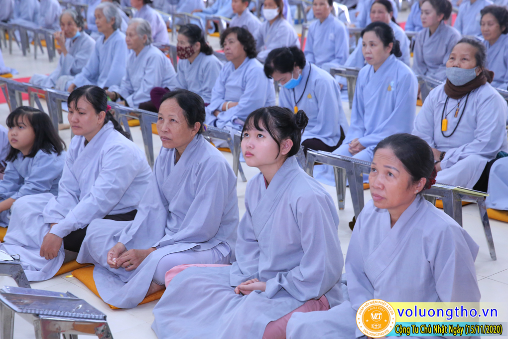 hinh-anh-cong-tu-chu-nhat-ngay-15-11-2020-chua-quan-the-am-duc-trong-lam-dong-12.jpg