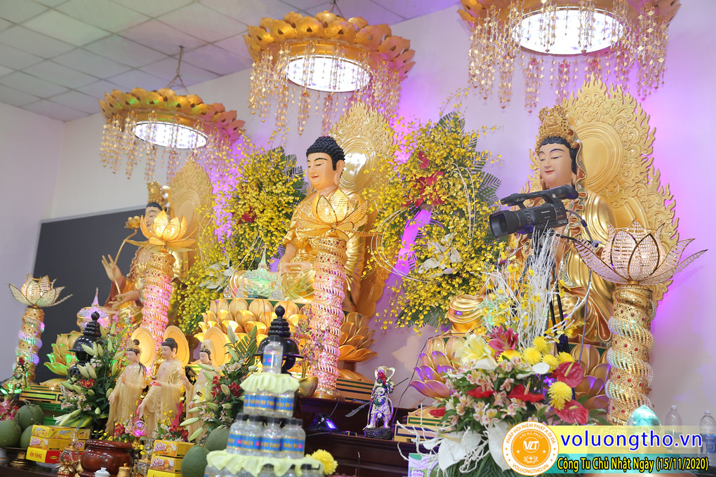hinh-anh-cong-tu-chu-nhat-ngay-15-11-2020-chua-quan-the-am-duc-trong-lam-dong-14.jpg