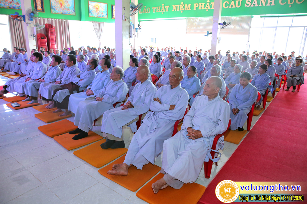 hinh-anh-cong-tu-chu-nhat-ngay-15-11-2020-chua-quan-the-am-duc-trong-lam-dong-18.jpg