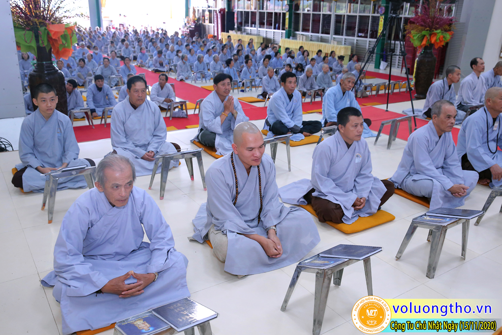 hinh-anh-cong-tu-chu-nhat-ngay-15-11-2020-chua-quan-the-am-duc-trong-lam-dong-8.jpg