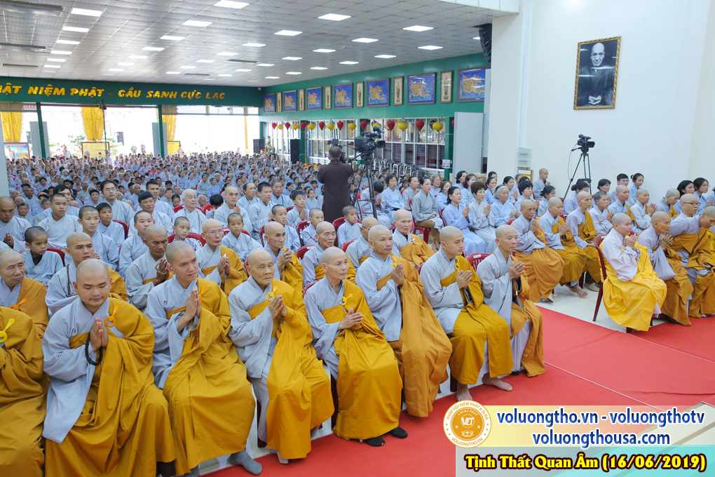 hinh-anh-cong-tu-chu-nhat-ngay-16-06-2019-chua-quan-the-am-duc-trong-lam-dong-10.jpg