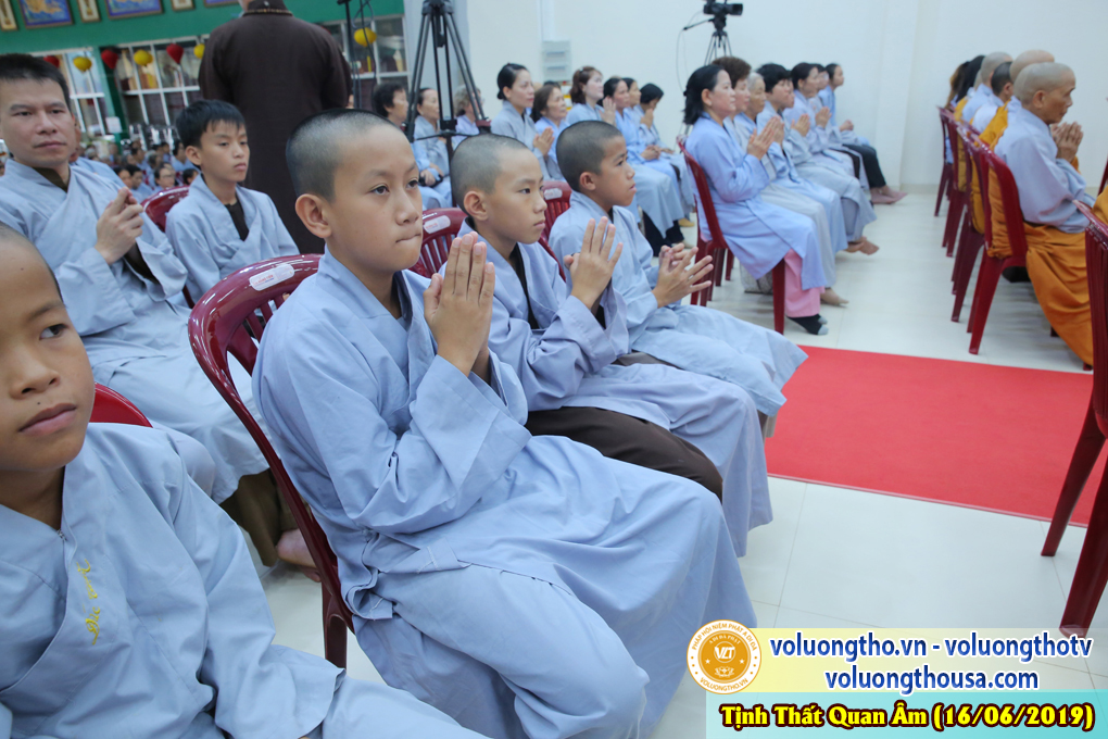 hinh-anh-cong-tu-chu-nhat-ngay-16-06-2019-chua-quan-the-am-duc-trong-lam-dong-12.jpg