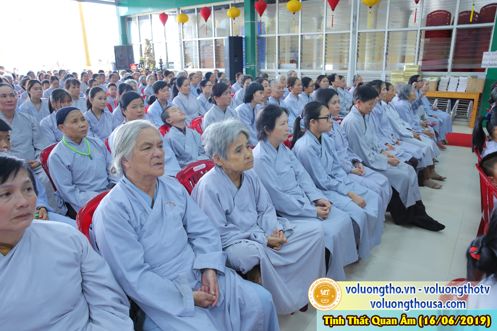 hinh-anh-cong-tu-chu-nhat-ngay-16-06-2019-chua-quan-the-am-duc-trong-lam-dong-16.jpg