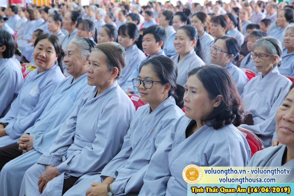 hinh-anh-cong-tu-chu-nhat-ngay-16-06-2019-chua-quan-the-am-duc-trong-lam-dong-20.jpg