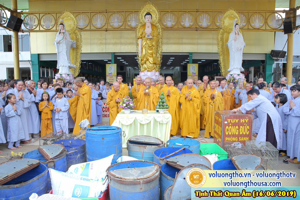 hinh-anh-cong-tu-chu-nhat-ngay-16-06-2019-chua-quan-the-am-duc-trong-lam-dong-26.jpg